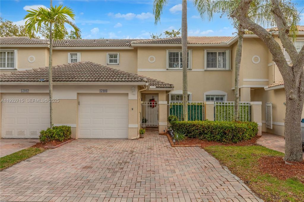 17006 NW 22nd St, Pembroke Pines, FL 33028
