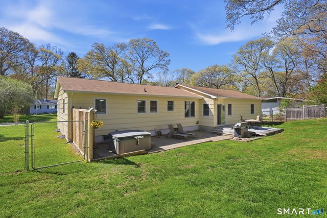 14 Cedarwood Lane, Old Saybrook, CT 06475