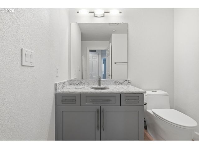 520 Se COLUMBIA RIVER Dr 311, Vancouver, WA 98661