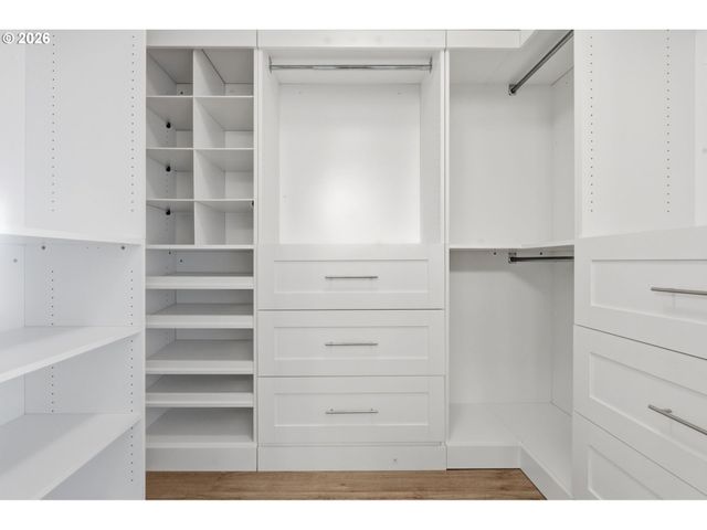 520 Se COLUMBIA RIVER Dr 311, Vancouver, WA 98661