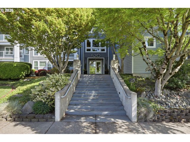 520 Se COLUMBIA RIVER Dr 311, Vancouver, WA 98661