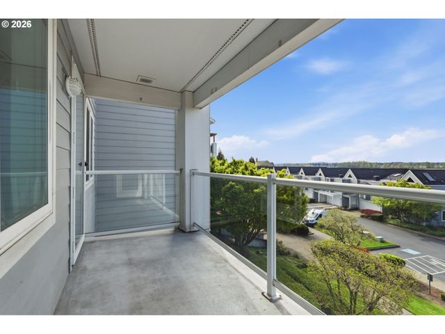 520 Se COLUMBIA RIVER Dr 311, Vancouver, WA 98661