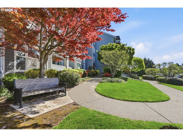 520 Se COLUMBIA RIVER Dr 311, Vancouver, WA 98661