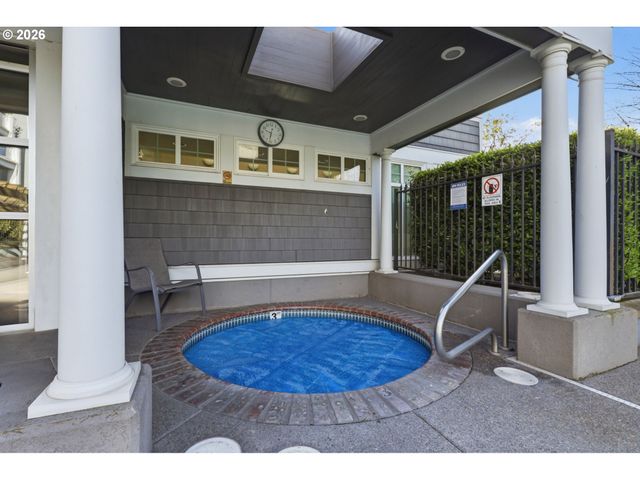 520 Se COLUMBIA RIVER Dr 311, Vancouver, WA 98661