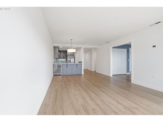 520 Se COLUMBIA RIVER Dr 311, Vancouver, WA 98661