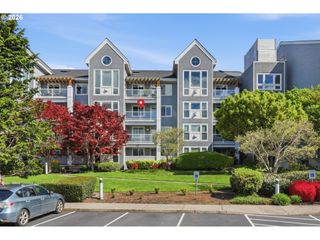 520 Se COLUMBIA RIVER Dr 311, Vancouver, WA 98661