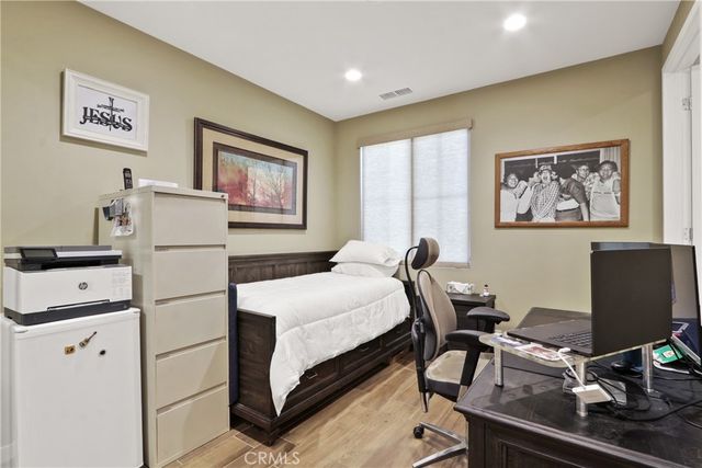 10902 Flora Park Way, Cypress, CA 90720