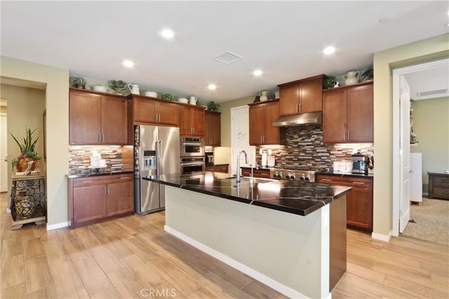 10902 Flora Park Way, Cypress, CA 90720