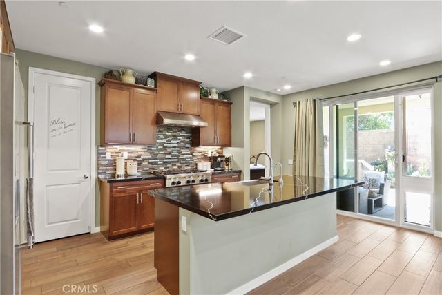 10902 Flora Park Way, Cypress, CA 90720