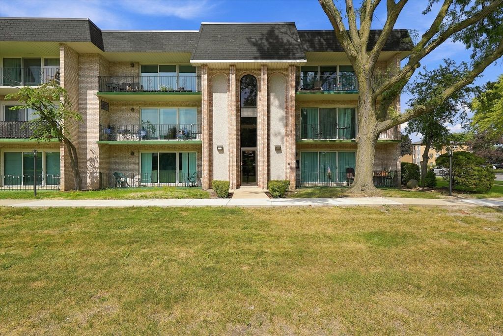 9200 S Pulaski Road 3E, Oak Lawn, IL 60453