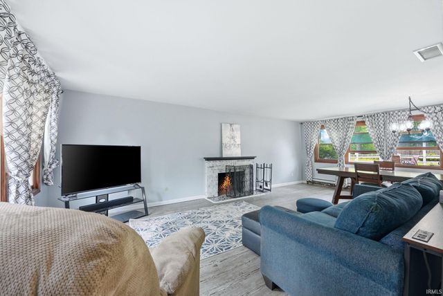 4318 Lynwood Court, Fort Wayne, IN 46815