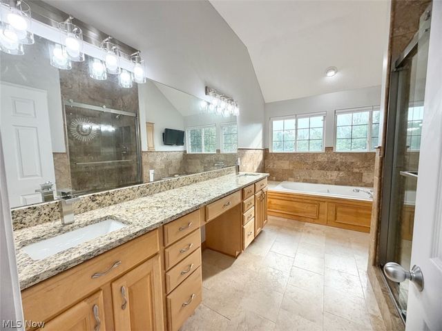 5831 Emerald Lakes Drive, Medina, OH 44256