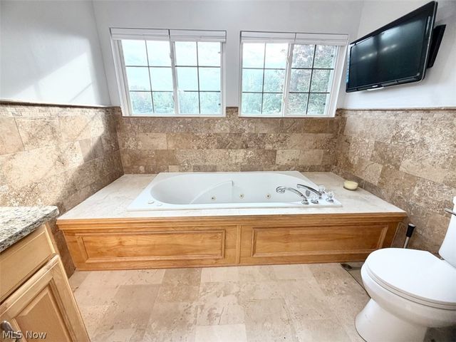 5831 Emerald Lakes Drive, Medina, OH 44256