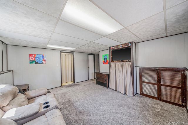 26 Carl Street, Ronkonkoma, NY 11779