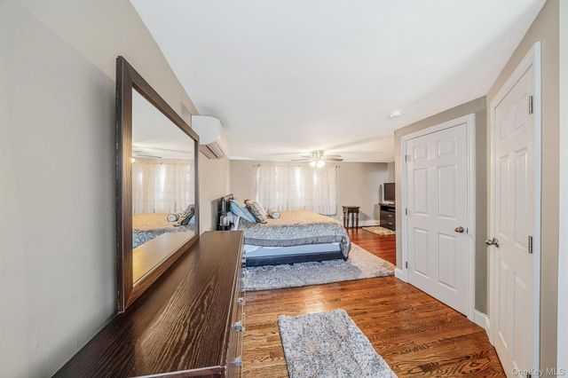 26 Carl Street, Ronkonkoma, NY 11779