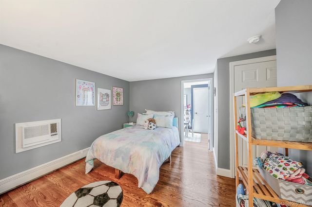 26 Carl Street, Ronkonkoma, NY 11779