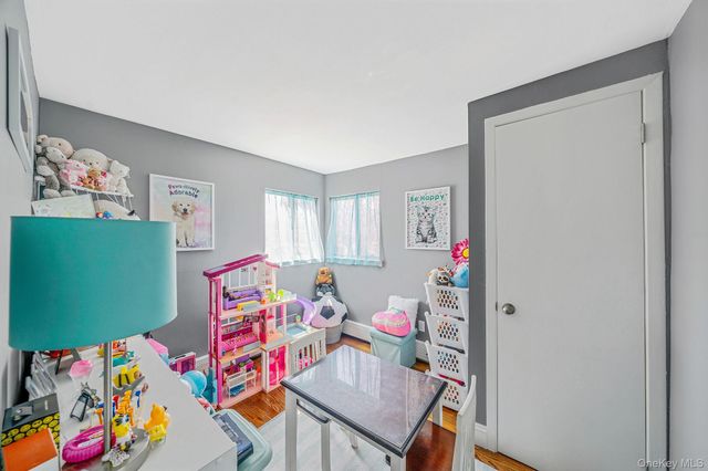 26 Carl Street, Ronkonkoma, NY 11779
