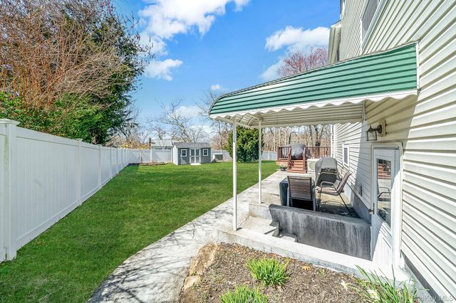 26 Carl Street, Ronkonkoma, NY 11779