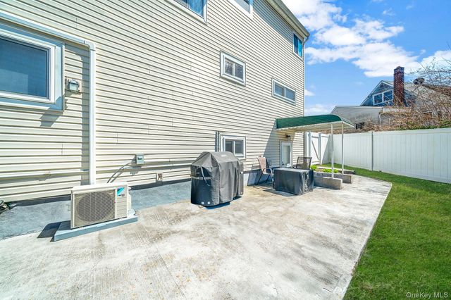 26 Carl Street, Ronkonkoma, NY 11779