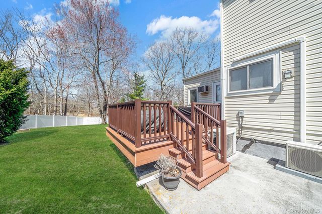 26 Carl Street, Ronkonkoma, NY 11779