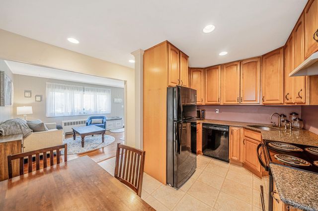 26 Carl Street, Ronkonkoma, NY 11779