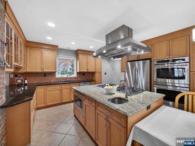 95 Clinton Avenue, Hillsdale, NJ 07642