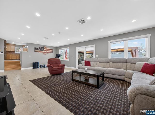95 Clinton Avenue, Hillsdale, NJ 07642