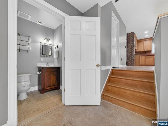 95 Clinton Avenue, Hillsdale, NJ 07642