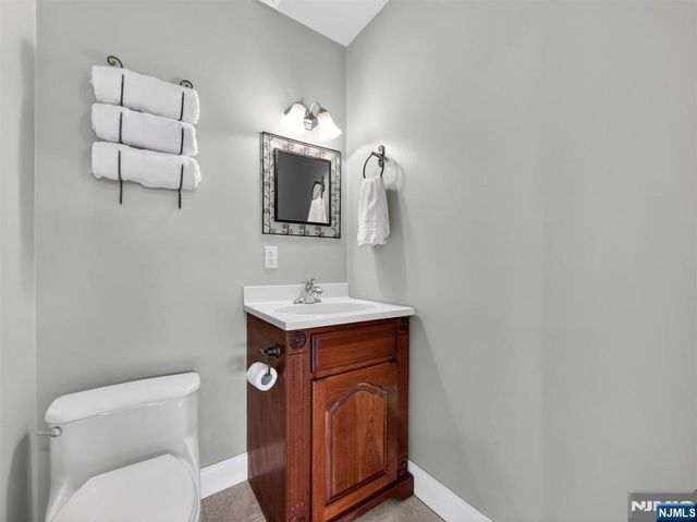 95 Clinton Avenue, Hillsdale, NJ 07642