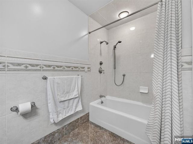 95 Clinton Avenue, Hillsdale, NJ 07642