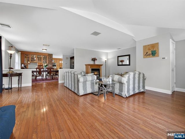 95 Clinton Avenue, Hillsdale, NJ 07642