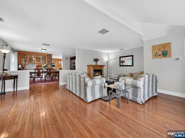 95 Clinton Avenue, Hillsdale, NJ 07642