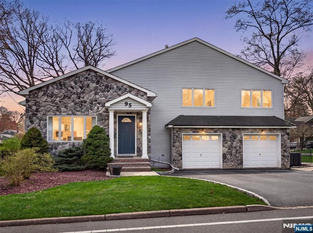 95 Clinton Avenue, Hillsdale, NJ 07642
