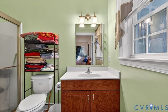 709 Powcan Rd, Tappahannock, VA 22560