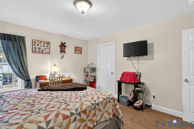 709 Powcan Rd, Tappahannock, VA 22560