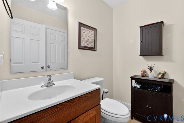 709 Powcan Rd, Tappahannock, VA 22560