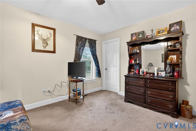 709 Powcan Rd, Tappahannock, VA 22560