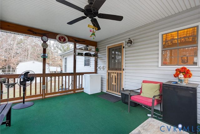 709 Powcan Rd, Tappahannock, VA 22560