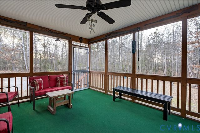 709 Powcan Rd, Tappahannock, VA 22560