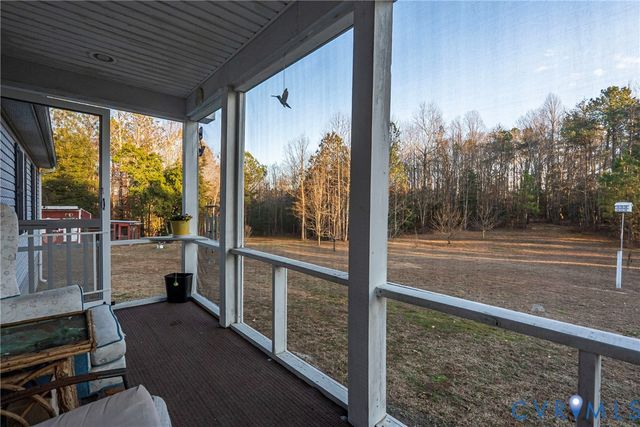 709 Powcan Rd, Tappahannock, VA 22560