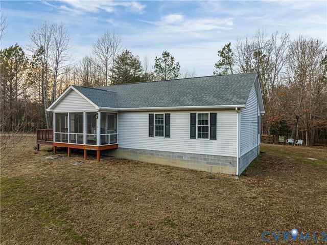 709 Powcan Rd, Tappahannock, VA 22560