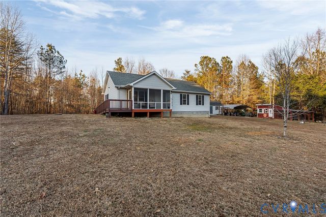 709 Powcan Rd, Tappahannock, VA 22560