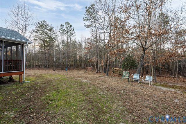 709 Powcan Rd, Tappahannock, VA 22560