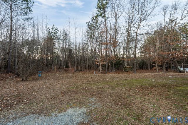 709 Powcan Rd, Tappahannock, VA 22560