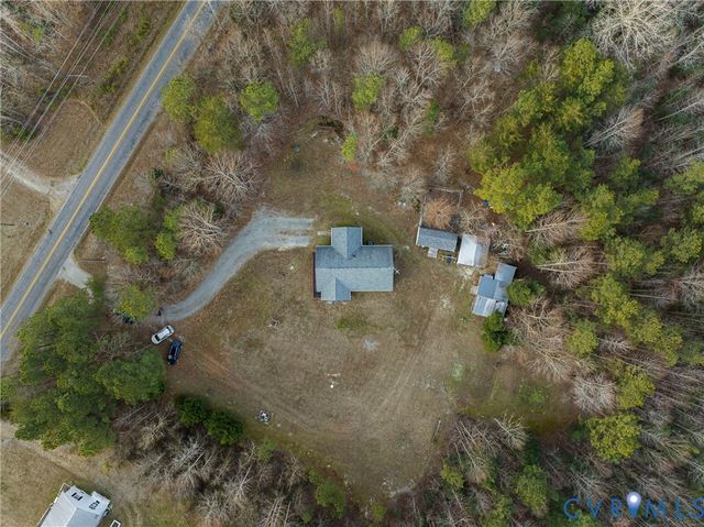 709 Powcan Rd, Tappahannock, VA 22560