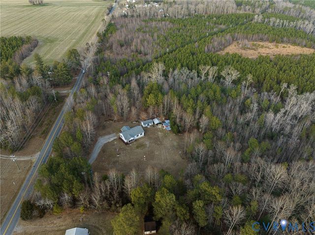 709 Powcan Rd, Tappahannock, VA 22560