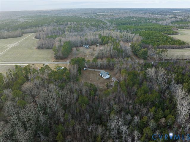 709 Powcan Rd, Tappahannock, VA 22560