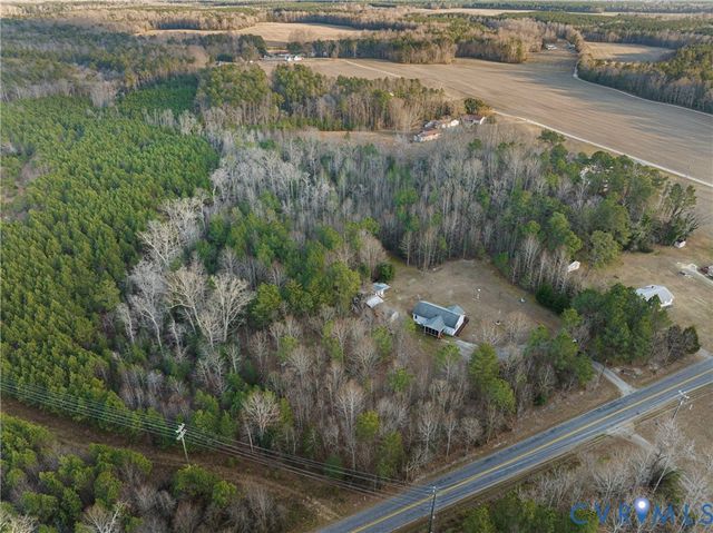 709 Powcan Rd, Tappahannock, VA 22560