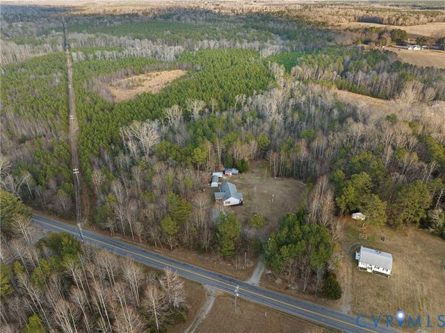 709 Powcan Rd, Tappahannock, VA 22560