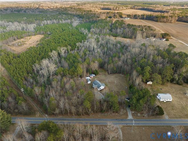 709 Powcan Rd, Tappahannock, VA 22560